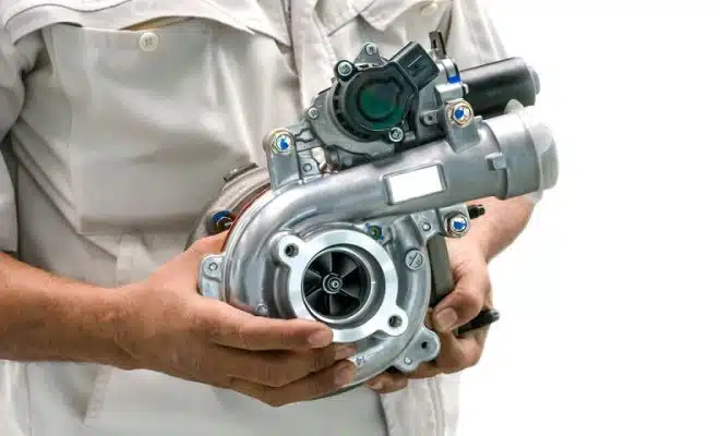Comprendre le fonctionnement et le schéma d'un turbocompresseur pour optimiser les performances de votre voiture