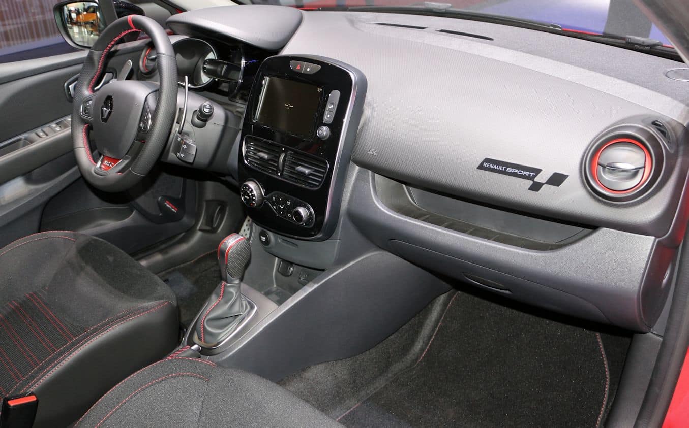 Découvrez l'intérieur de la Clio 4 taille du coffre, nouveautés 2019 et 2018