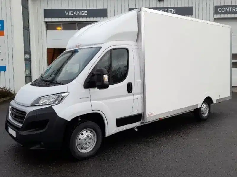 Quelles sont les conditions pour louer un camion 20m3