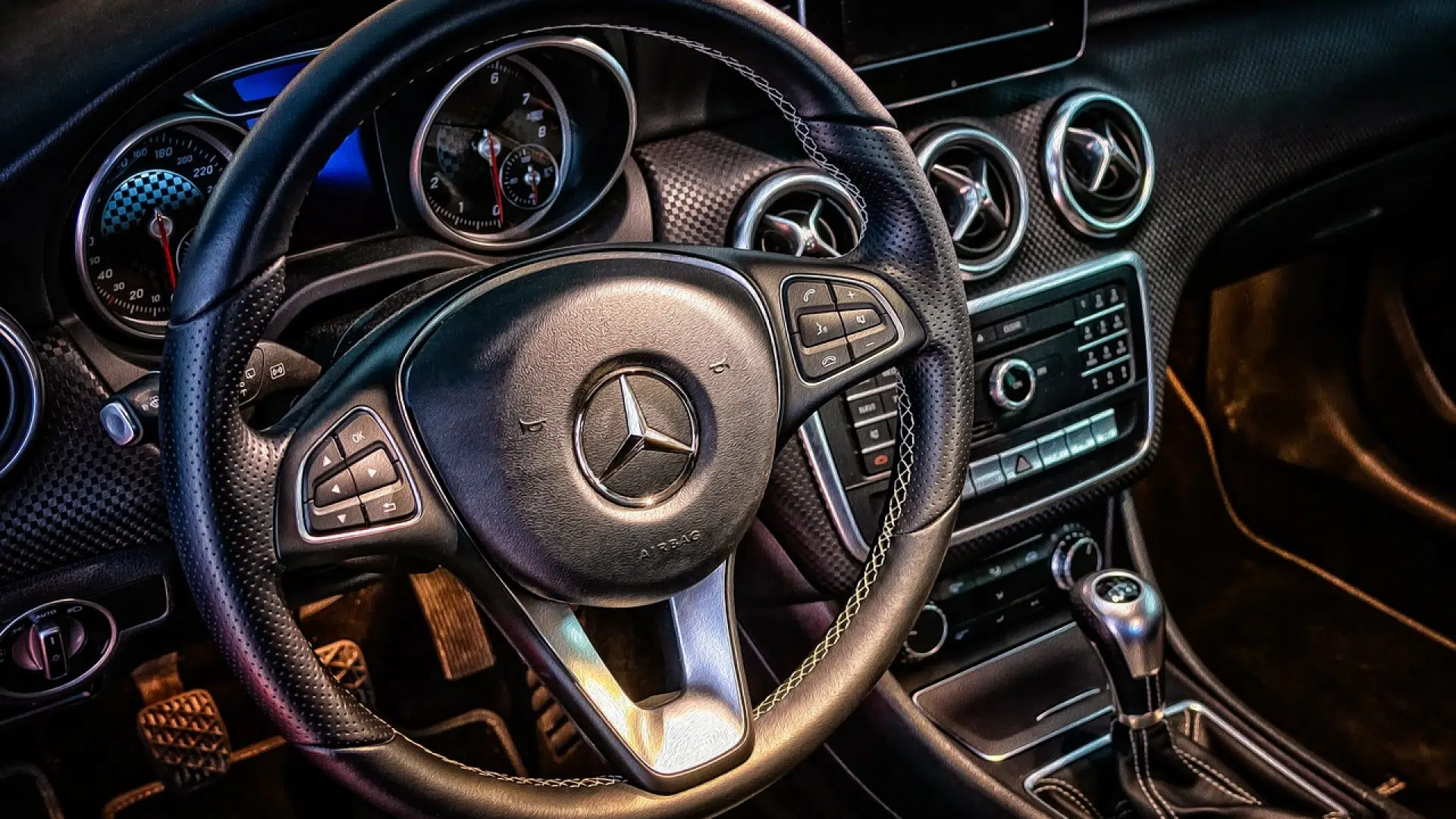 Louer un car avec chauffeur pour visites touristiques : les avantages